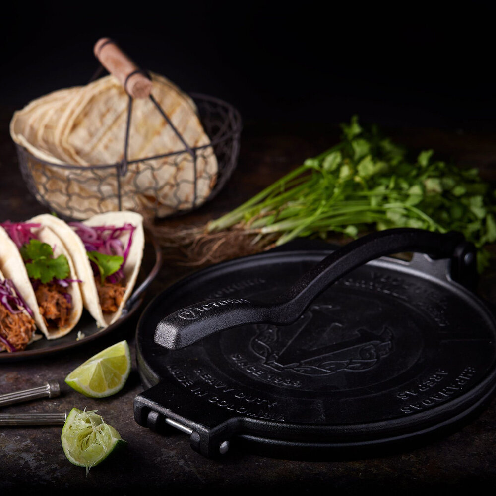 Victoria Gietijzeren tortillapers en pataconera met versterkte basis en hendel, 25 cm platen