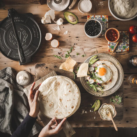 Victoria Gietijzeren tortillapers en pataconera met versterkte basis en hendel, 25 cm platen