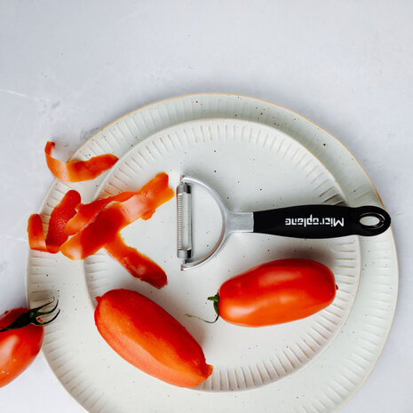 Microplane Micro-serrated peeler Microplane Micro-serrated peeler