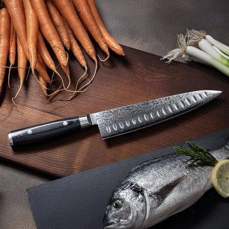 Yaxell RAN gyuto 20cm met kuiltjes