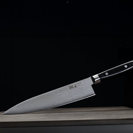 Yaxell RAN gyuto 24cm