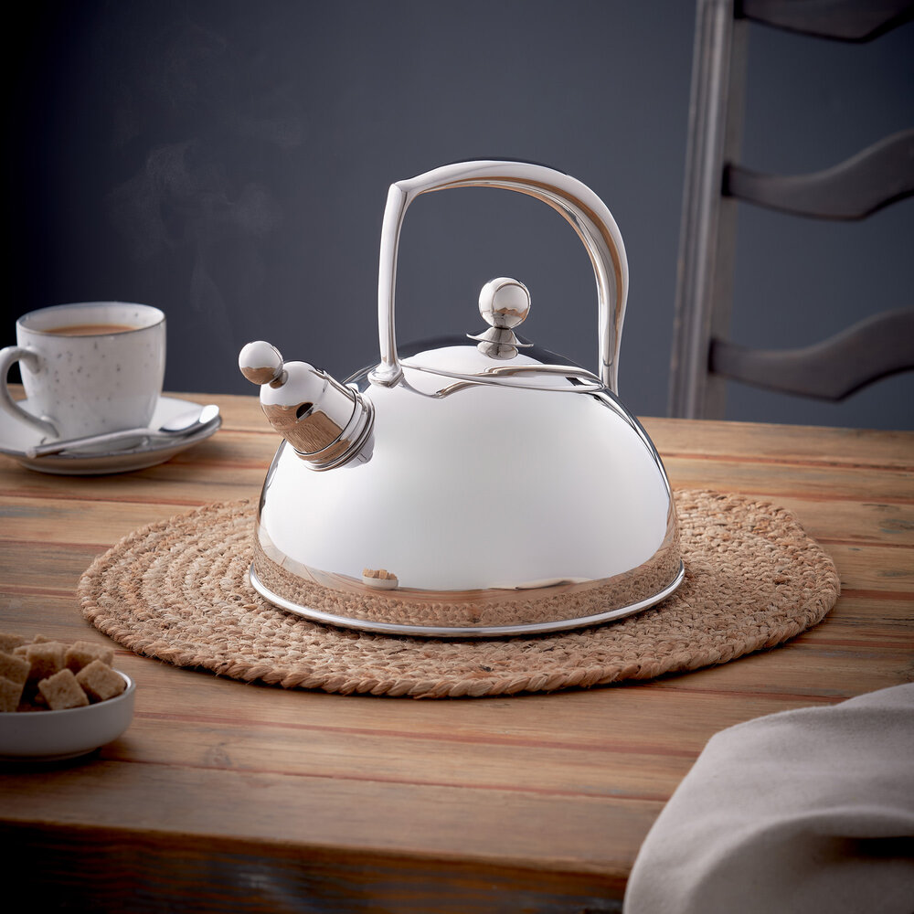 Stainless steel stove top whistling kettle 2L