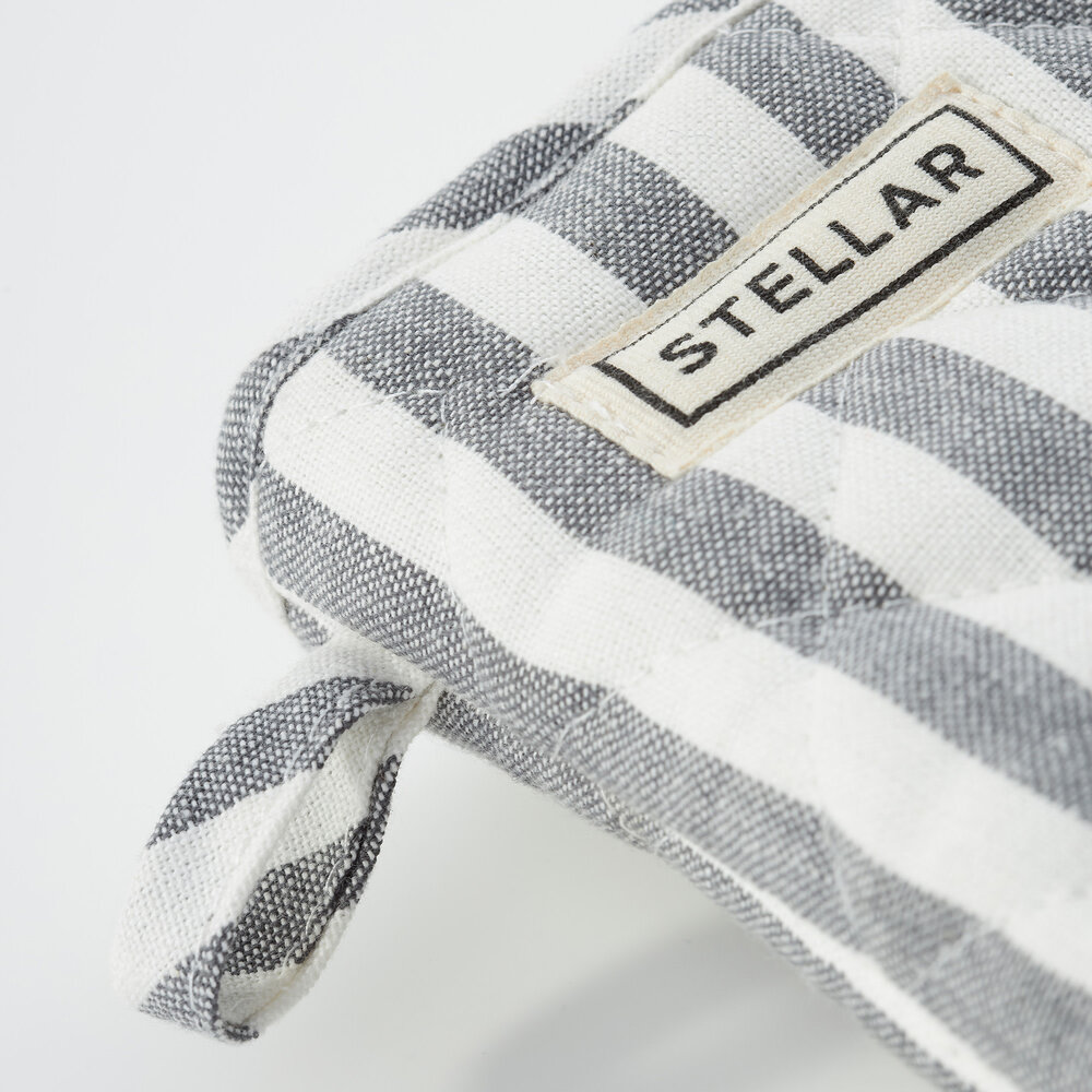 Oven mitt gray stripe