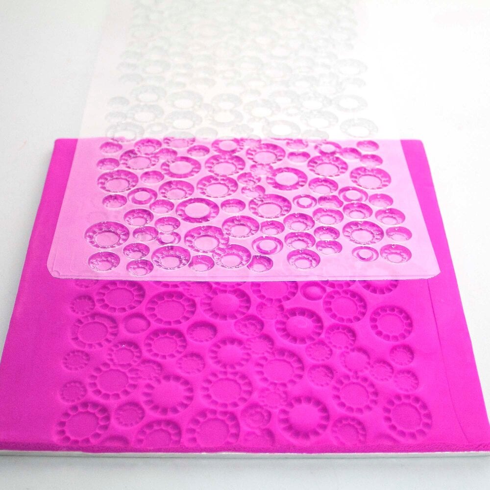 PME Reliëfmat 15x30cm polka PME Reliëfmat 15x30cm polka