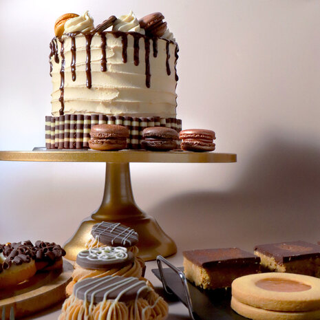 PME Luxury Cake Drip - Milk chocolate (150g / 5.25oz)