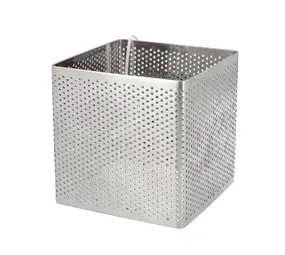 Patis Decor Geperforeerde vierkante RVS ring, 8x8x8 cm Patis Decor Geperforeerde vierkante RVS ring, 8x8x8 cm