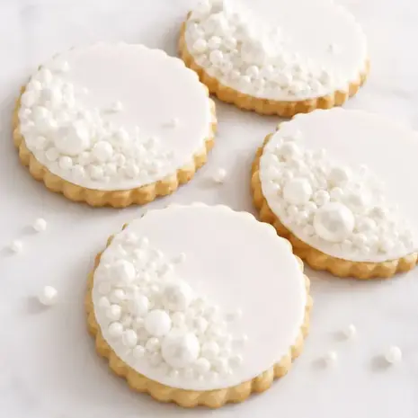 Patis Decor Assorted white pearlescent sugar pearls, 4 sizes (1, 3, 8, 13 mm), 70 g Patis Decor Assorted white pearlescent sugar pearls, 4 sizes (1, 3, 8, 13 mm), 70 g
