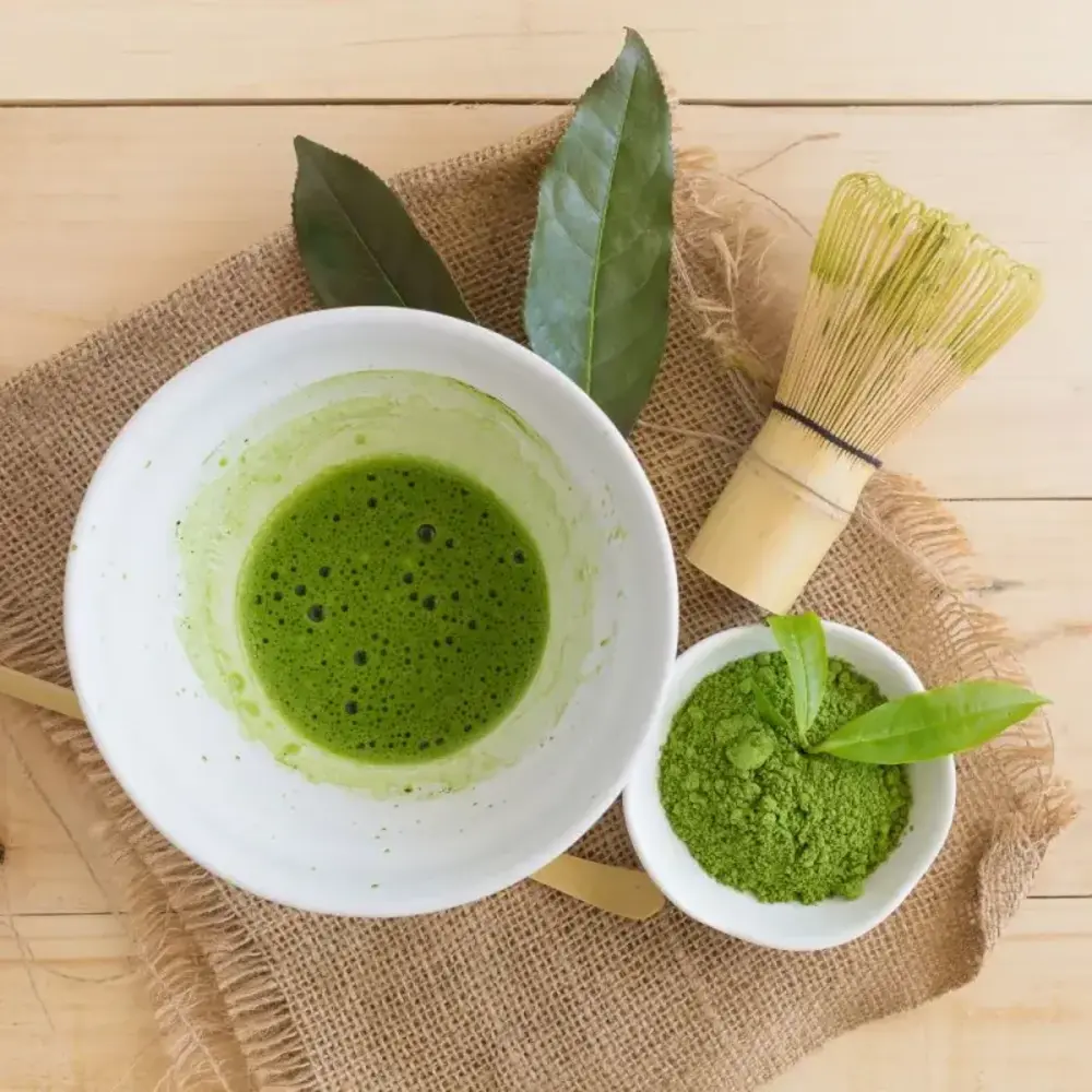 Patis Decor Matcha thee ontdekkingsset: keramische kom, bamboe garde, lepel en gardehouder Patis Decor Matcha thee ontdekkingsset: keramische kom, bamboe garde, lepel en gardehouder
