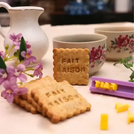 Patis Decor Biscuit stamp kit, numbers and letters, with rail Patis Decor Biscuit stamp kit, numbers and letters, with rail