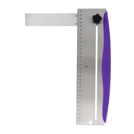 Patis Decor Ganache smoother with adjustable stainless steel blade for sharp cake edges