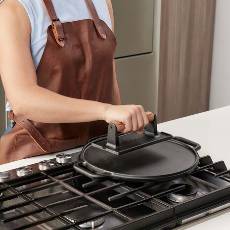 Victoria Heavy cast iron grill and bacon press with ridged base and removable wood handle Victoria Heavy cast iron grill and bacon press with ridged base and removable wood handle