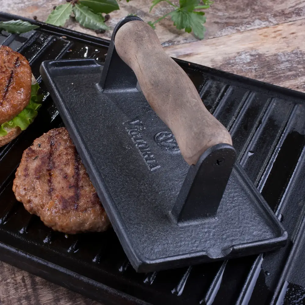 Victoria Heavy cast iron grill and bacon press with ridged base and removable wood handle Victoria Heavy cast iron grill and bacon press with ridged base and removable wood handle