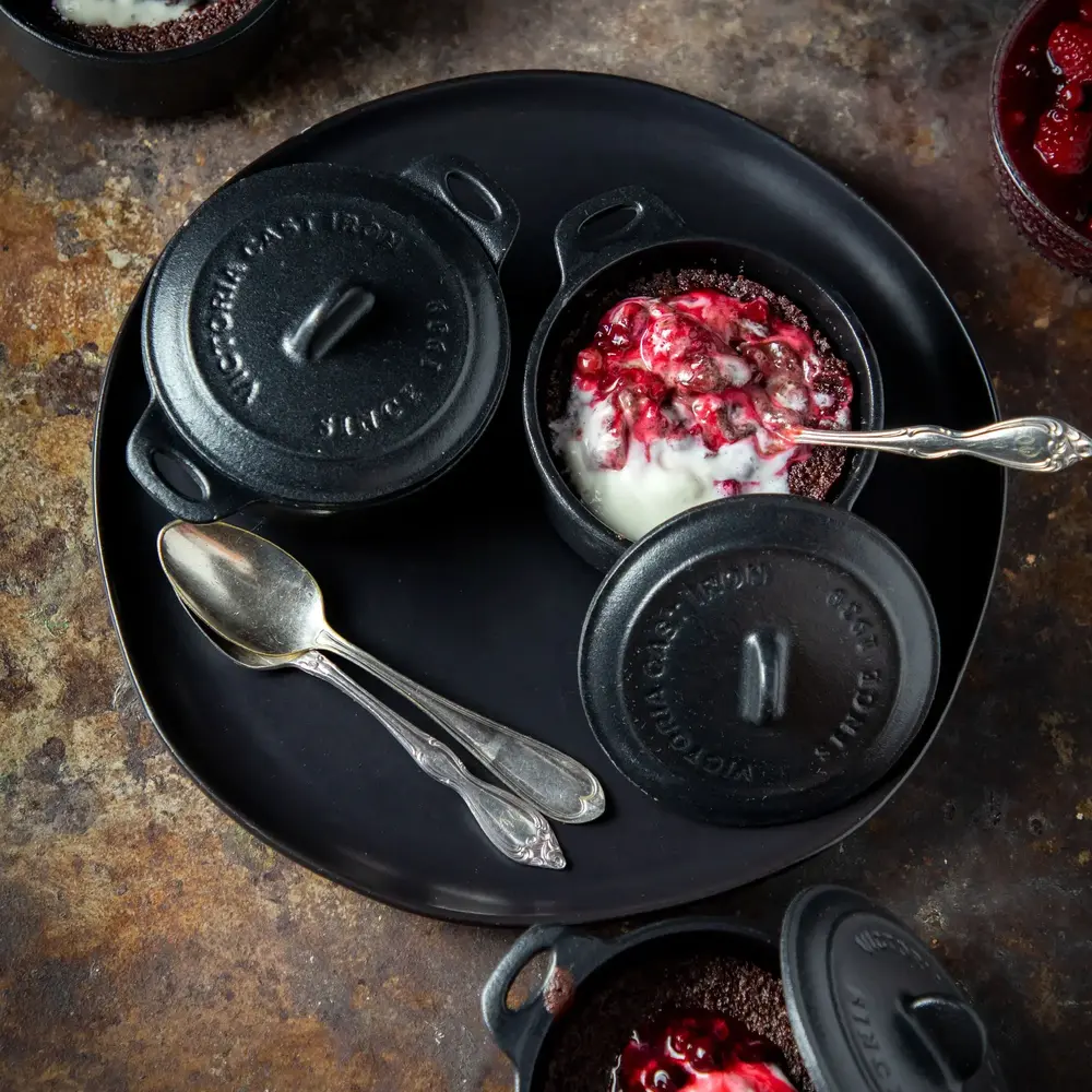 Victoria Single-serve cast iron mini cocotte for oven to table