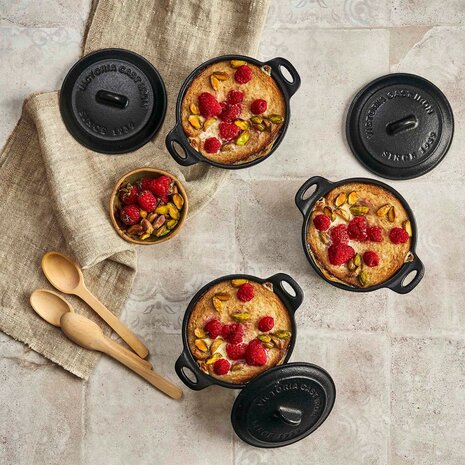 Victoria Single-serve cast iron mini cocotte for oven to table