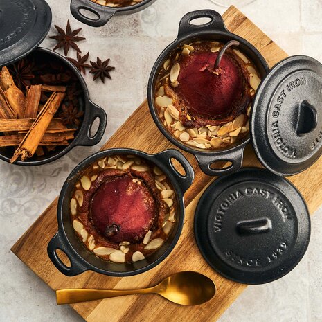 Victoria Single-serve cast iron mini cocotte for oven to table