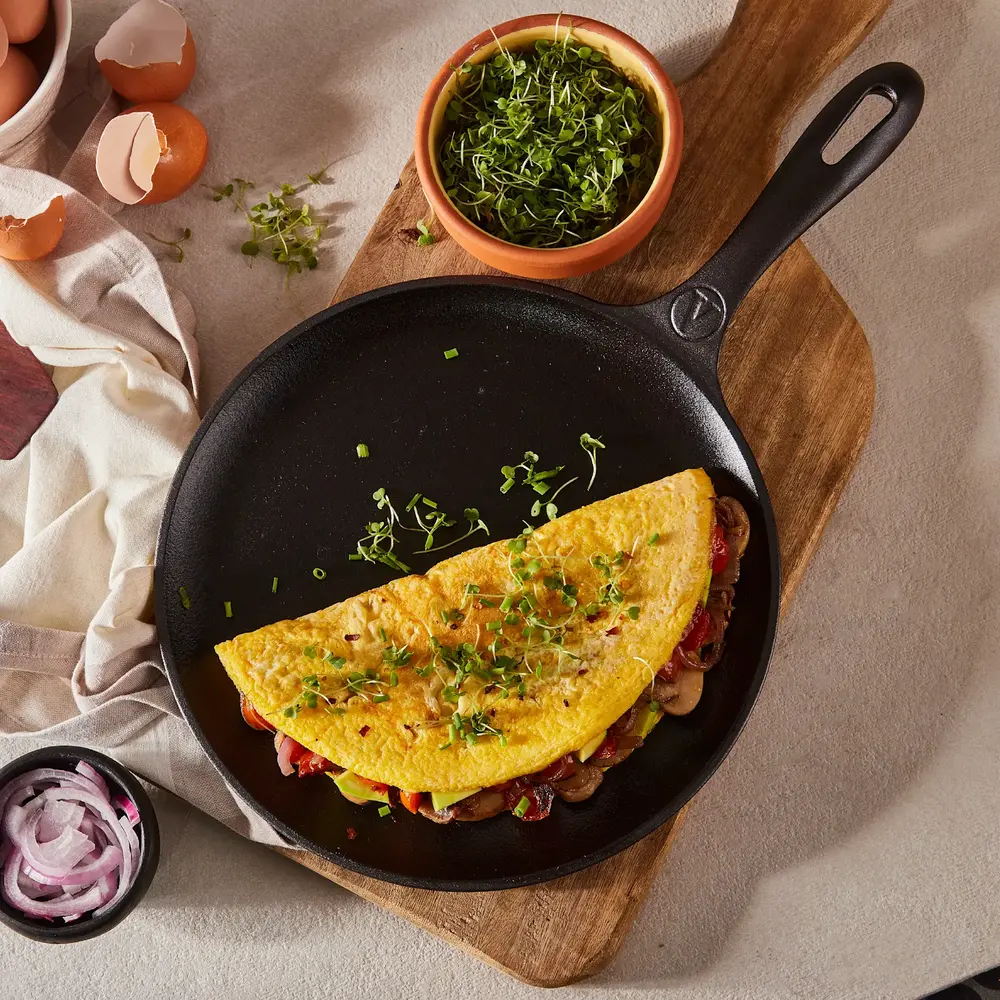 Victoria Enameled Flat cast iron comal griddle and crepe pan with a long handle, 26.5 cm