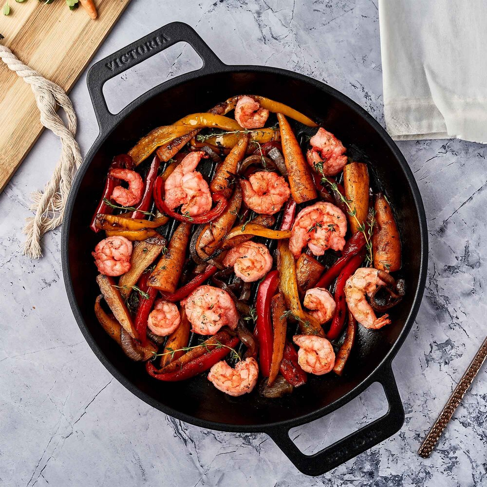 Victoria Enameled cast iron round grill pan with raised ridges and double loop handles
