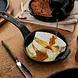 Victoria Gietijzeren mini-koekenpan met lange steel en dubbele giettuiten, 10 cm