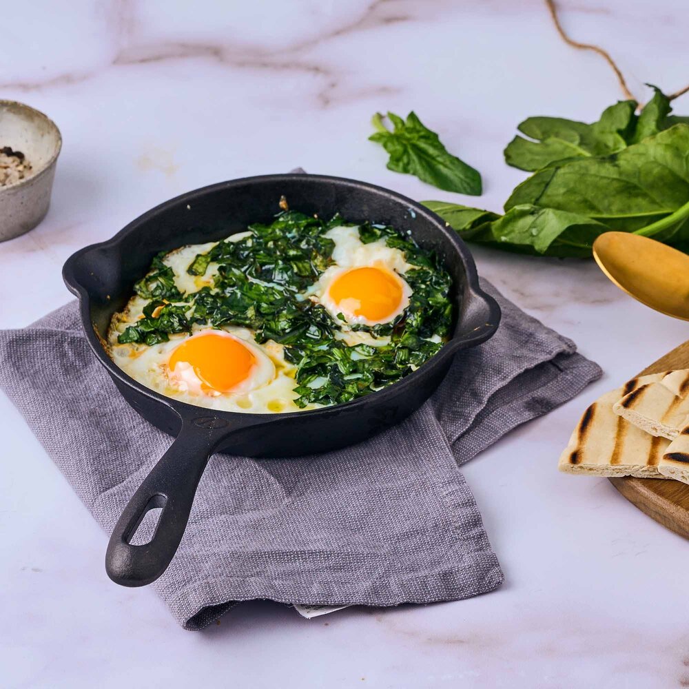 Victoria Enameled cast iron skillet with a long handle and dual pour spouts, 16.5 cm