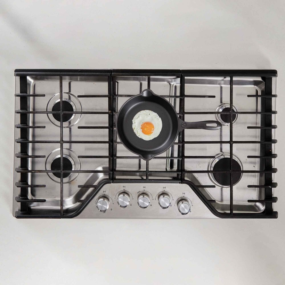 Victoria Cast iron skillet with a long handle and dual pour spouts, 20 cm