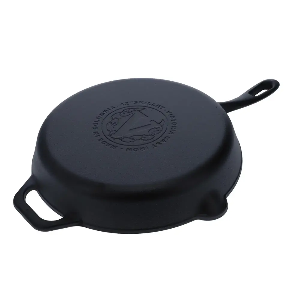Victoria Enameled cast iron skillet with a long handle and dual pour spouts, 30 cm