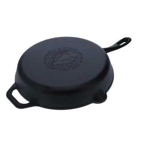 Victoria Enameled cast iron skillet with a long handle and dual pour spouts, 30 cm