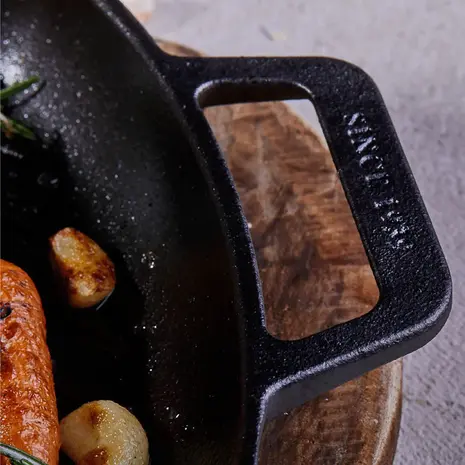 Victoria Gietijzeren vierkante grillpan met verhoogde ribbels en dubbele lushandvatten