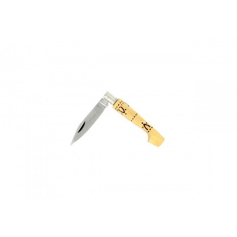 Nontron mini zakmes nr. 10 met klompvormig handvat van gepyrografeerd buxushout met traditionele brandmotieven en lemmet van 4 cm in Z40C13 roestvrij staal Nontron mini zakmes nr. 10 met klompvormig handvat van gepyrografeerd buxushout met traditionele brandmotieven en lemmet van 4 cm in Z40C13 roestvrij staal
