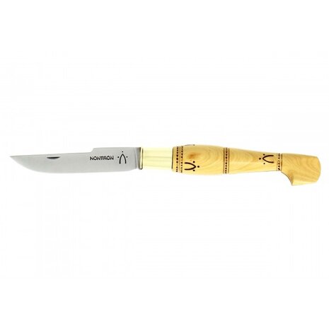 Nontron zakmes nr. 25, Catalaans lemmet met klompvormig handvat van gepyrografeerd buxushout met traditionele brandmotieven en lemmet van 9 cm in T12-staal Nontron zakmes nr. 25, Catalaans lemmet met klompvormig handvat van gepyrografeerd buxushout met traditionele brandmotieven en lemmet van 9 cm in T12-staal