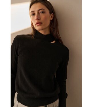 YAYA Fine knit sweater with mock neck and cut-out neckline - BLACK