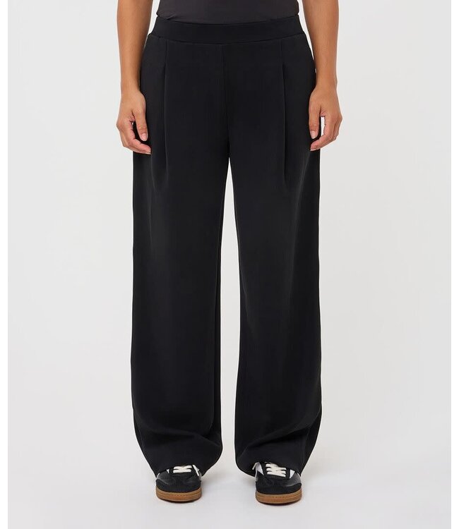 Esqualo Trousers Modal pleats - Black