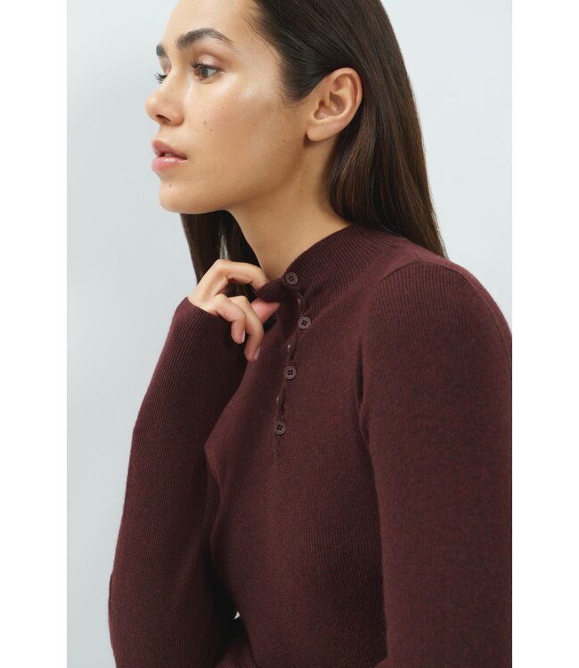 YAYA Turtle rib fitted sweater with botton detail - BITTER CHOCOLATE RED
