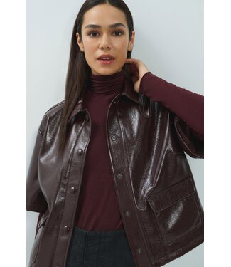 YAYA Patent faux leather cropped shortsleeve shirt jacket - BITTER CHOCOLATE RED