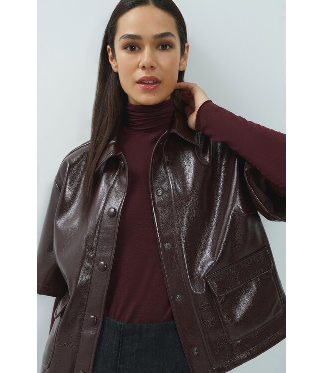 YAYA Patent faux leather cropped shortsleeve shirt jacket - BITTER CHOCOLATE RED