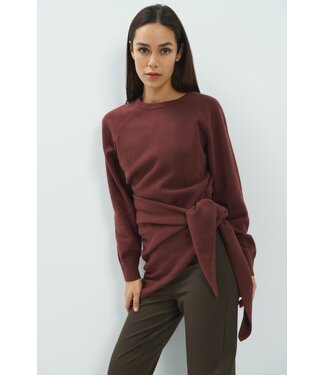 YAYA Knitted triangle scarf - BITTER CHOCOLATE RED