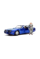 Jada 1:24 1977 Pontiac Fire Bird met Pennywise figure