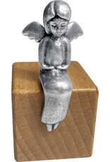 Beschermengel op houten kubus