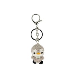 Schönes Schenken Taschenanhänger Pinguin gehäkelt