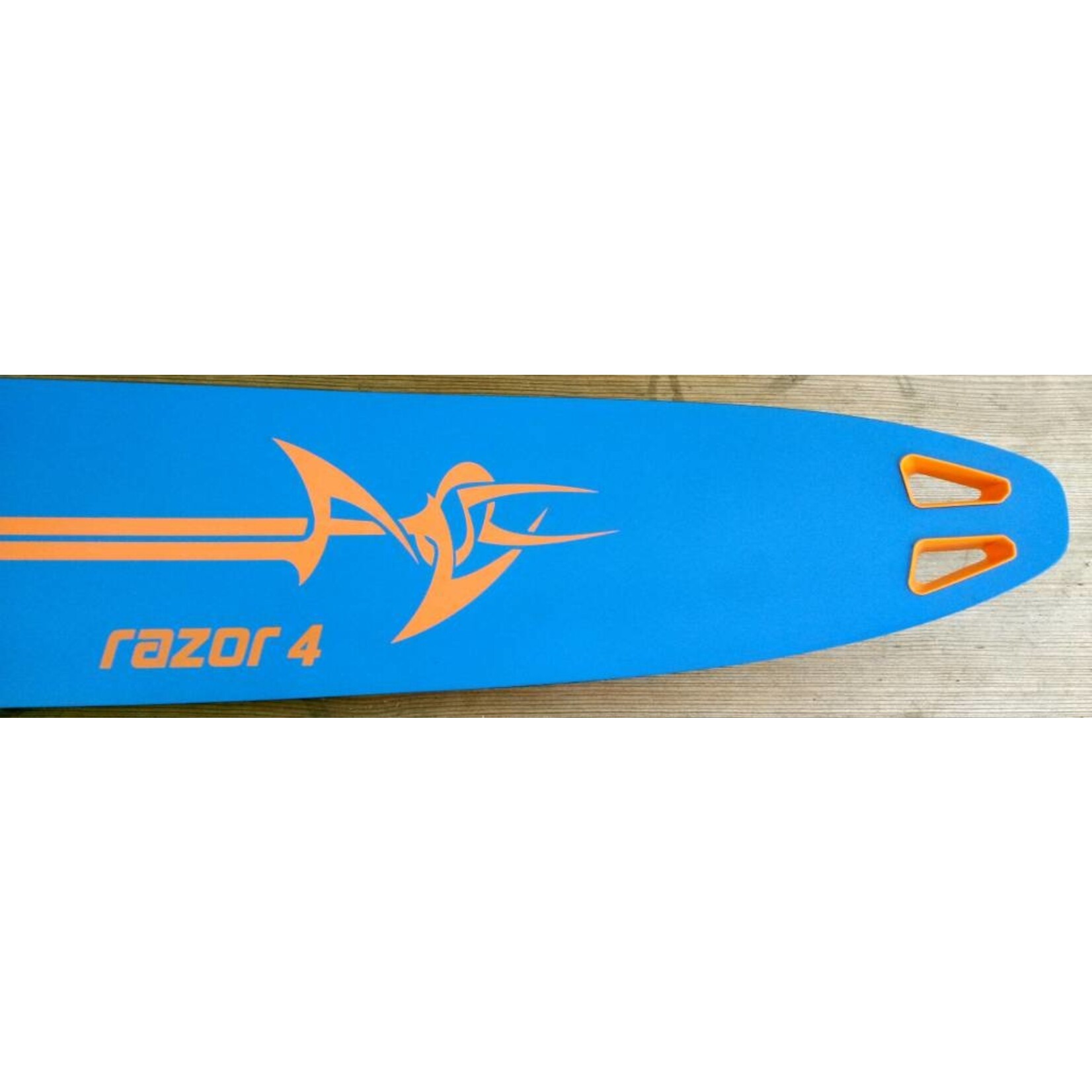 RAZOR Razor R4