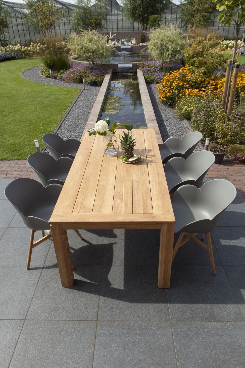 Tulip dining armchair, black durable PP seat with teak FSC100% legs