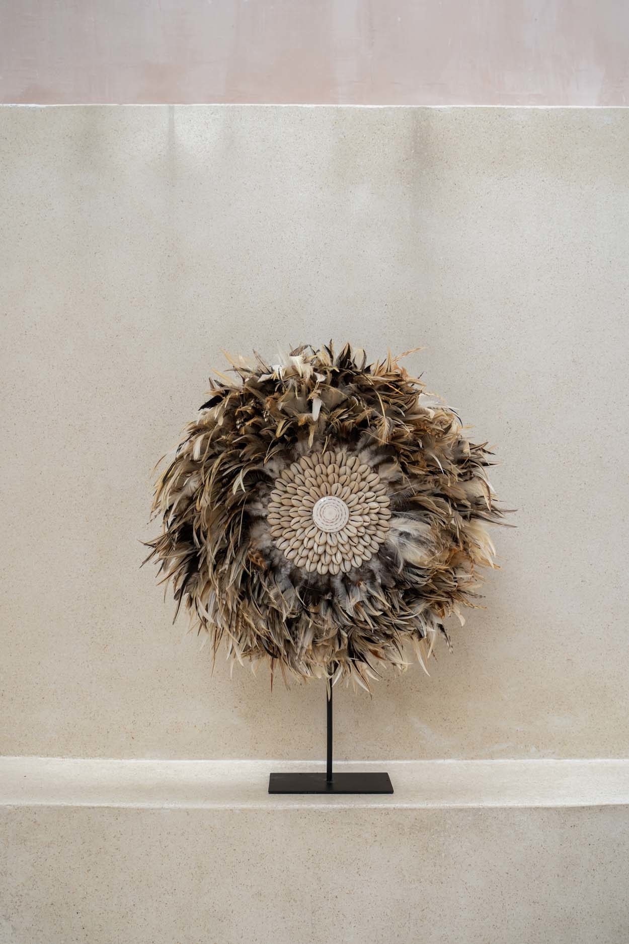 De Coastal Juju op Stand - Decoratie - Grijs Bruin