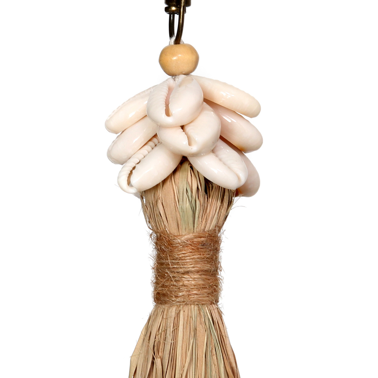 De Raffia Cowrie Shell Sleutelhanger
