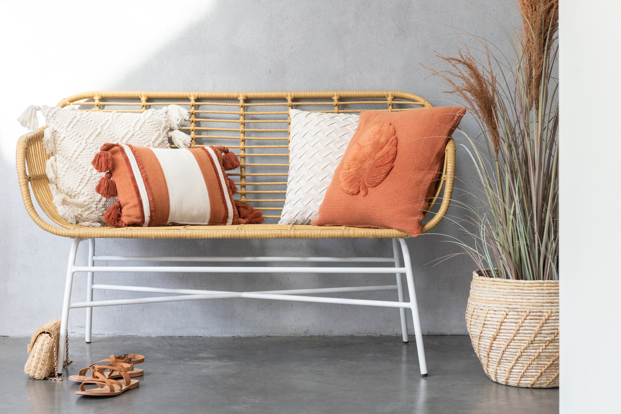 SIT BENCH CEL OUT MET/RA NAT/W