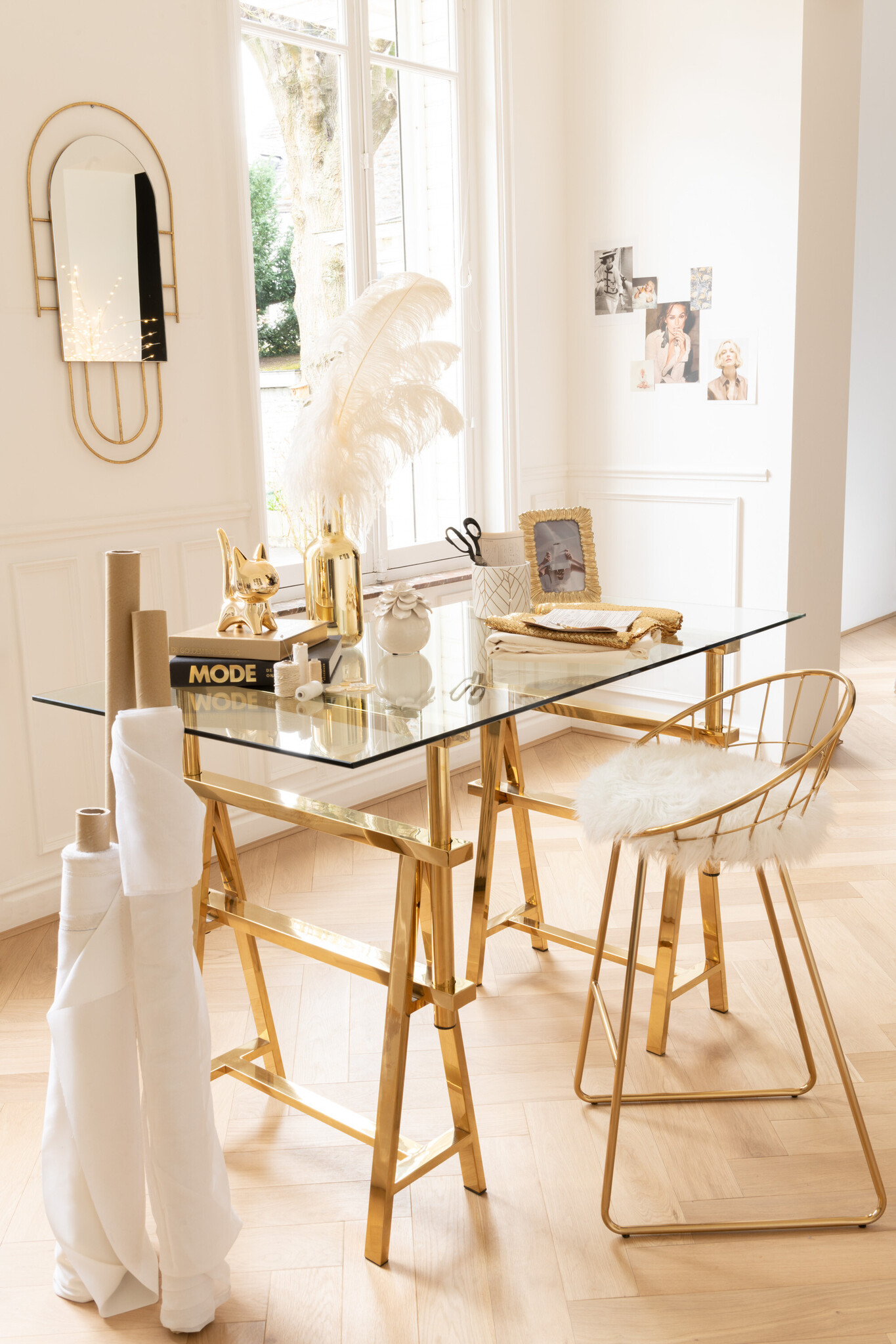 BARSTOOL ROUND METAL GOLD
