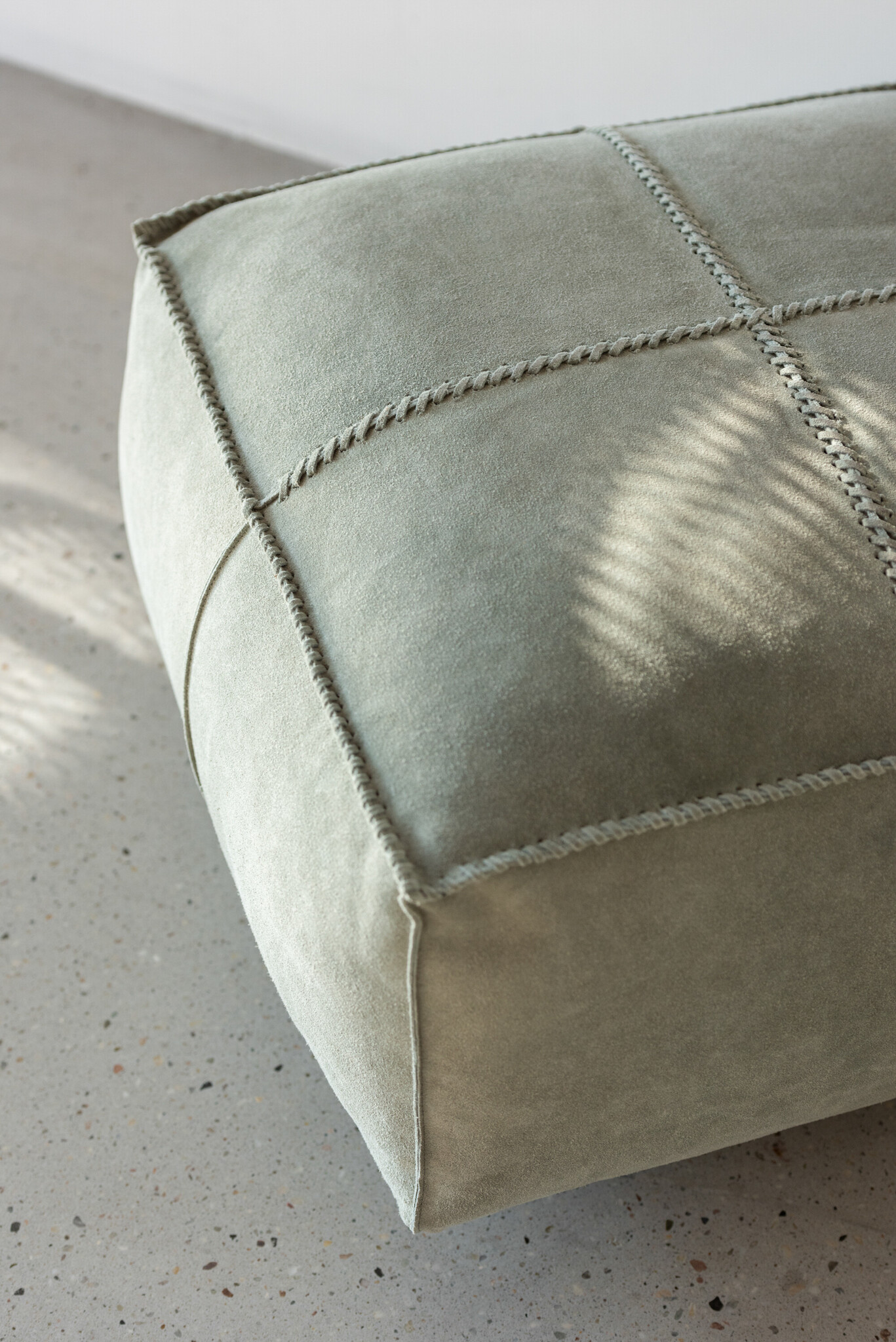 POUF CROSS LOW LEATHER GREEN