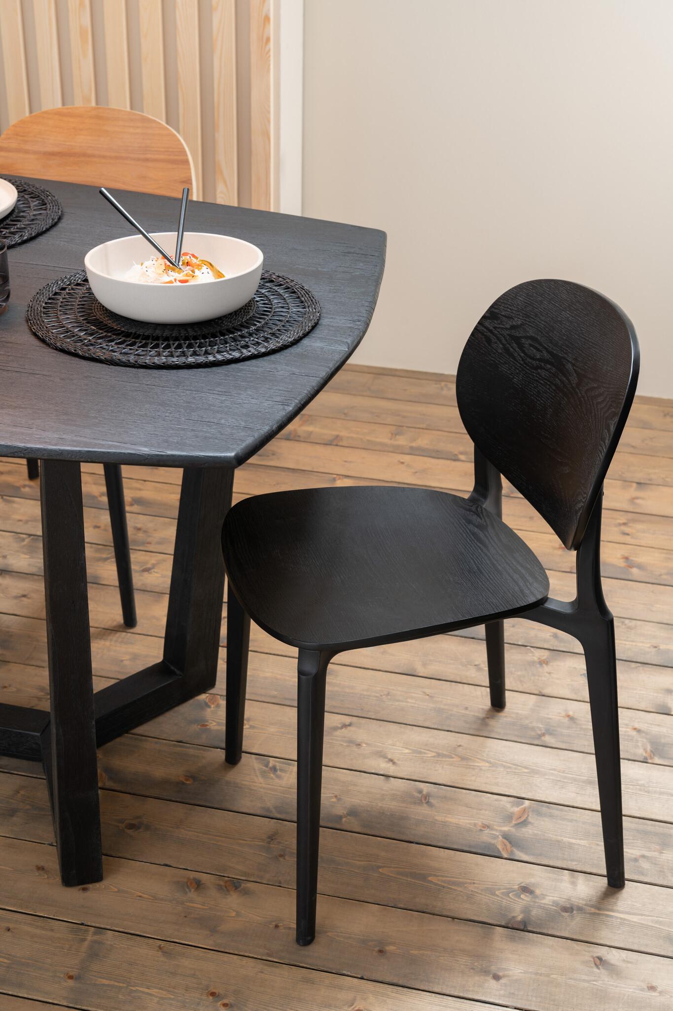 CHAIR BASIC POLYESTER/FIN BL