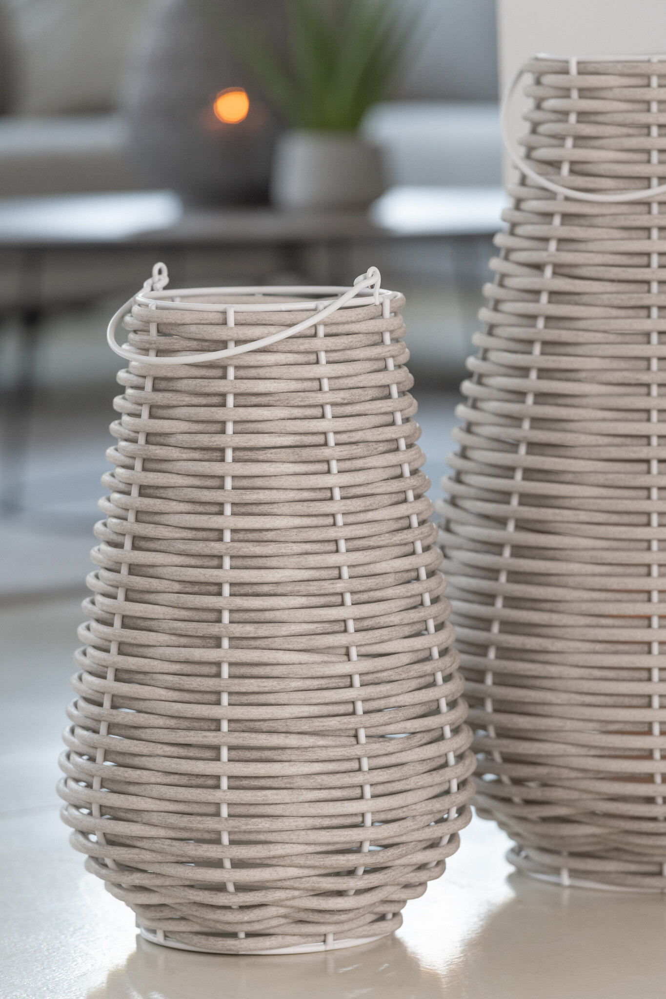 LANTERN WOVEN LED PLASTIC WH L