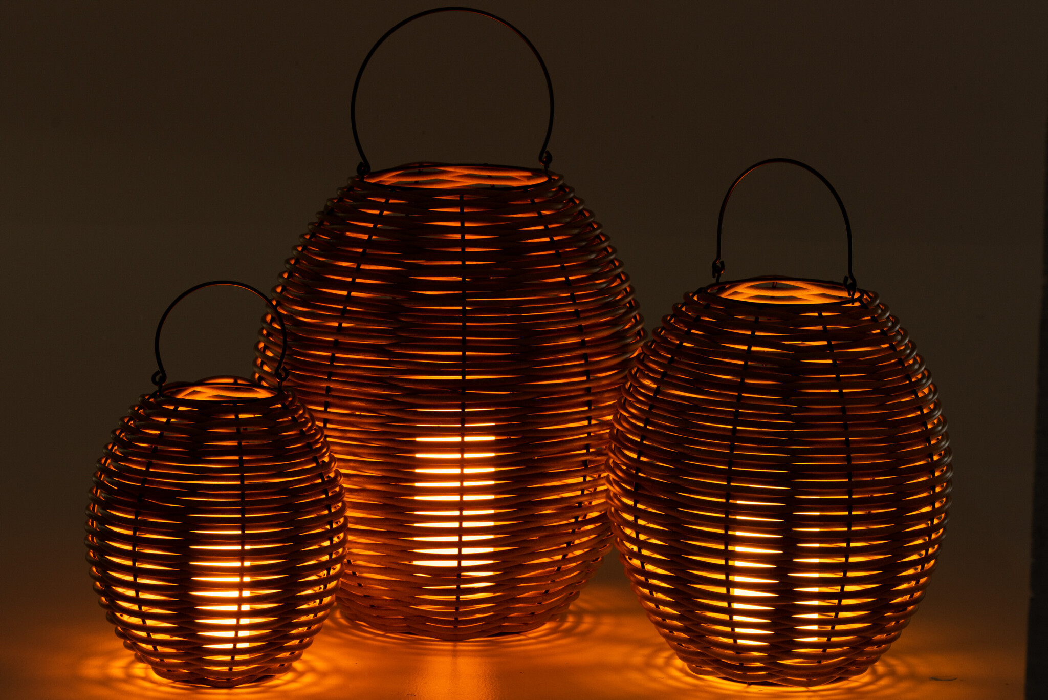LANTERN WOVEN LED PLASTIC WH L