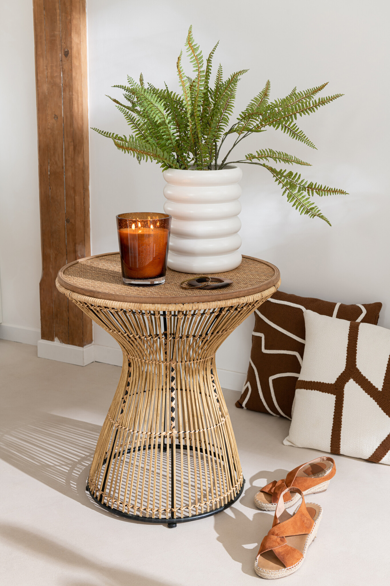 SIDETABLE ROUND GROOV RAT NAT