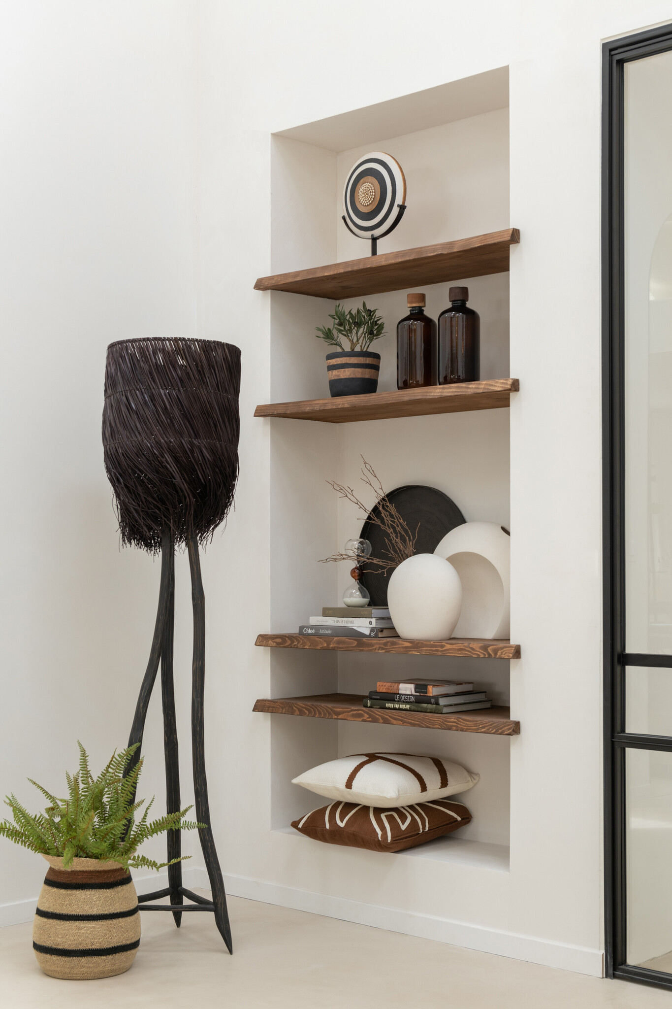 SHIELD STAND ETHNIC RES MIX S